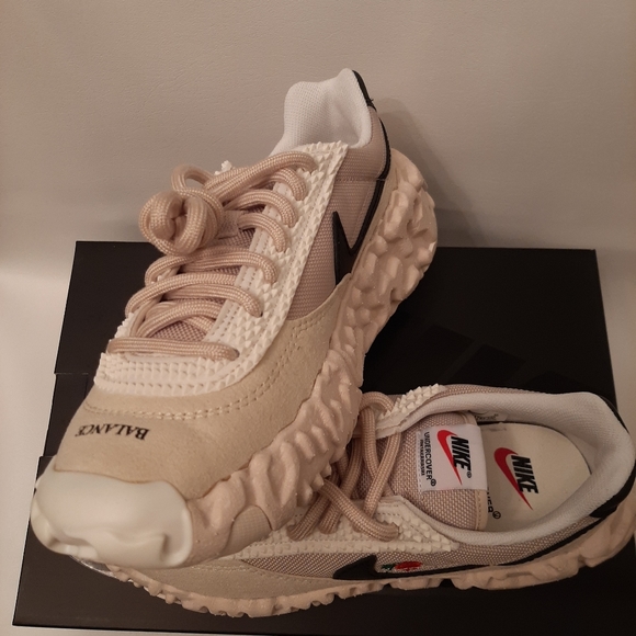 Overbreak x UNDERCOVER
Overcast - Picture 2 of 8